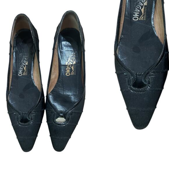 Vintage Ferragamo Black Cutout Pointy Toe Flats Slip On Shoes / Size 7.5 - - Picture 1 of 4